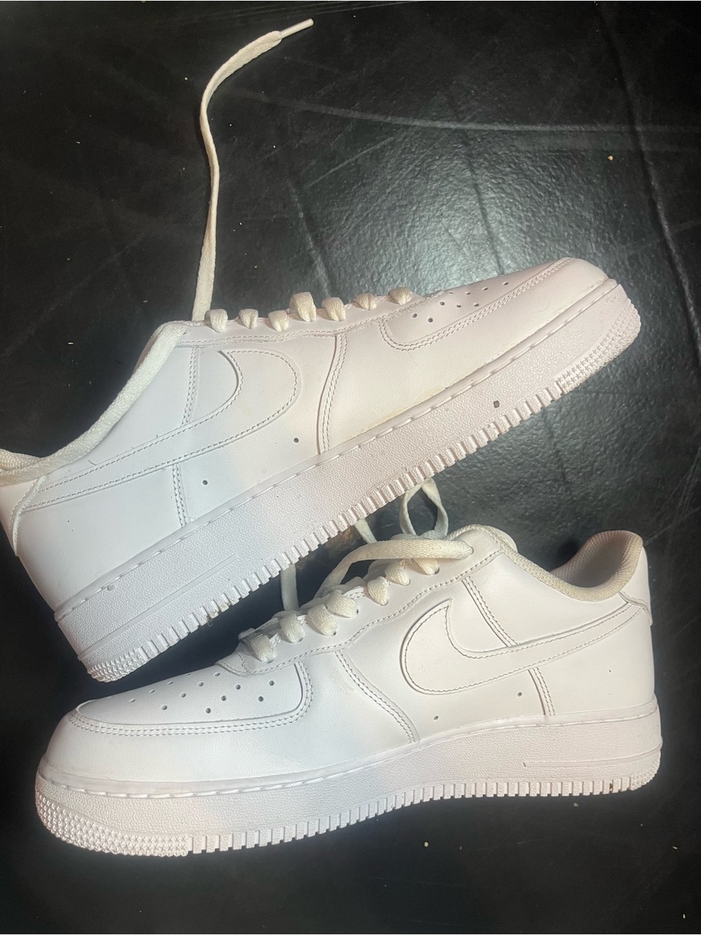 Men’s Size 11 Nike Air Force 1 '07 Low Triple White sneakers